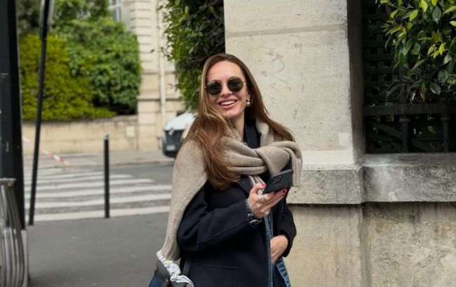 Горняк показала багатошаровий "лук" із пальтом і светром: повторіть цей тренд