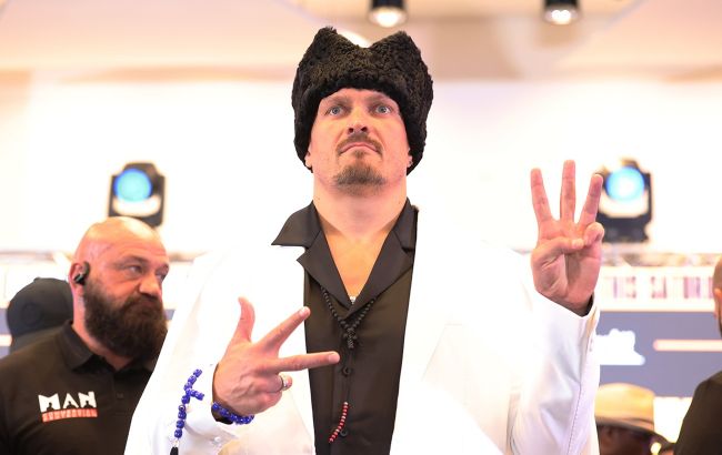 Шапка Усика на пресконференції з Дюбуа: як називається та що означає модний аксесуар (фото)