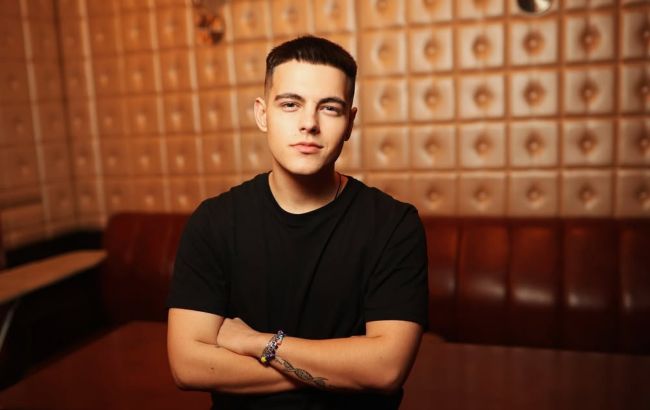 Зірка "Х-Фактора" Волканов засвітився з коханою, яку приховував три роки