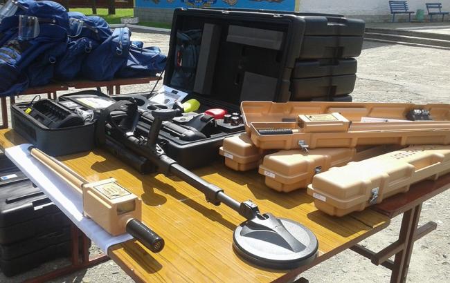 ЕС передал Украине технику для разминирования на сумму 200 тысяч евро