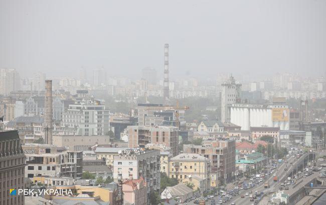 Киев накрыла песчаная буря: ее видно из космоса (фото)