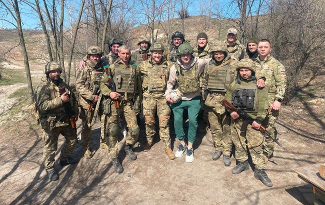 Легенди футболу Селезньов та Мілевський відправилися на Донбас (фото)