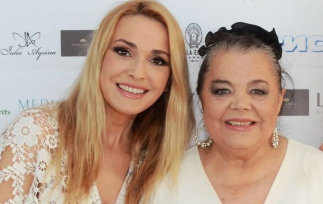 Сумская поделилась архивными фото мамы: как выглядела Анна Ивановна в молодости