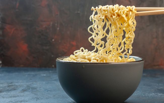 Ось що трапиться з вами, якщо часто їсти "Роллтон"