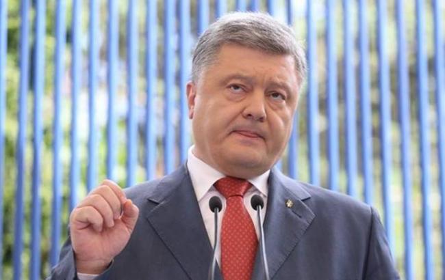 Україна здатна зупинити наступ будь-якої кількості військ РФ, - Порошенко