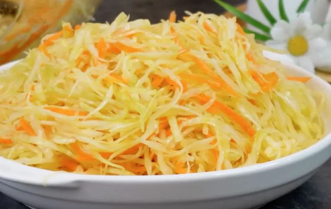"Вітамінний&rdquo; салат з капусти, який колись був у кожній їдальні: простий рецепт