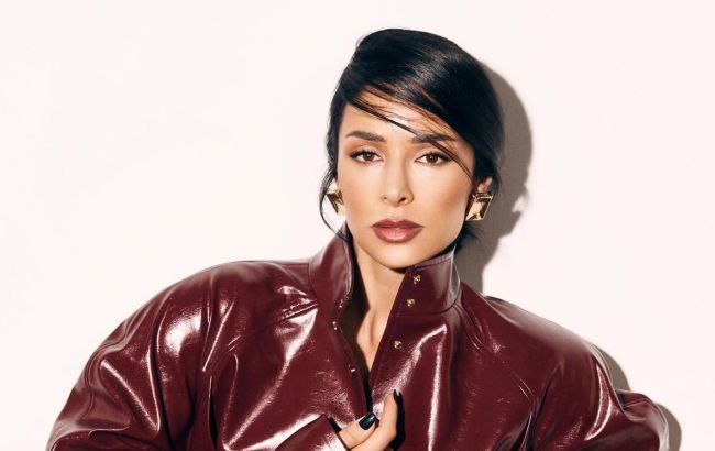 Топ, высокие сапоги и чулки: Злата Огневич похвасталась стройной фигурой на соблазнительных фото