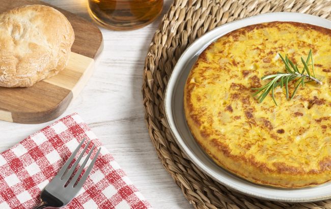 Смачна запіканка з картоплею та фаршем на обід чи вечерю: простий рецепт без духовки