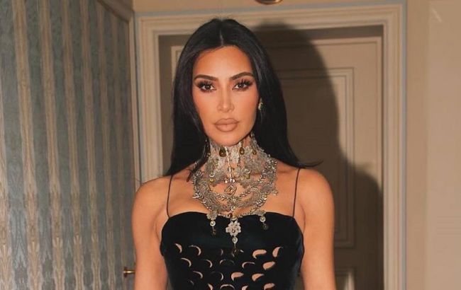 Кім Кардашьян показала відвертий образ у ковбойському стилі (фото)
