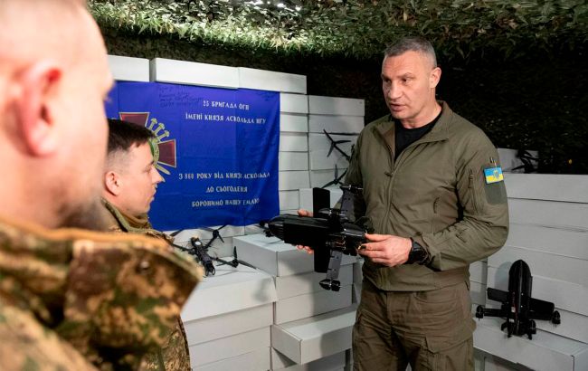 Економія ракет ППО: Кличко передав 25-й бригаді НГУ унікальні дрони-перехоплювачі