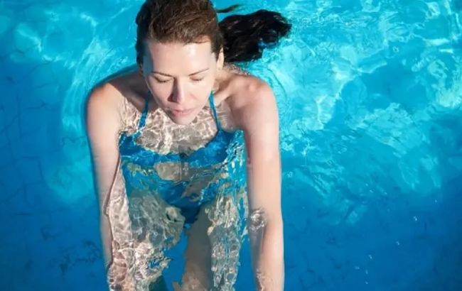 Небезпека води у вухах під час купання: чому слід уникати