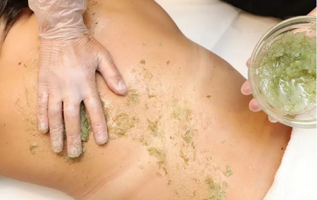 Не треба купувати скраби: інгредієнт, який видаляє мертві клітини шкіри, не пошкоджуючи її