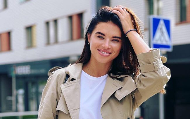 Стильно і "дорого": дружина Усика показала, як носити трендовий льняний костюм у звичайному житті