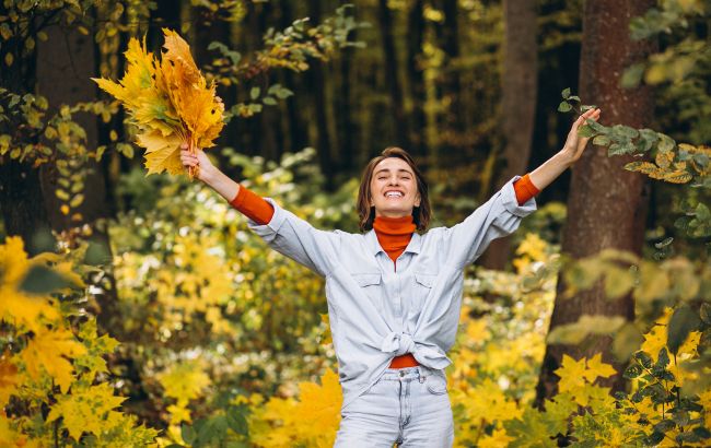 Таро-гороскоп на 15 вересня: Всесвіт щедро нагородить лише ці знаки Зодіаку