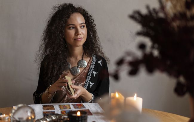 Таро-гороскоп на 3 жовтня: ці знаки Зодіаку опиняться на доленосному роздоріжжі