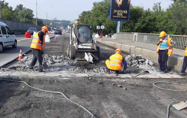 У Києві триває капремонт мосту Метро