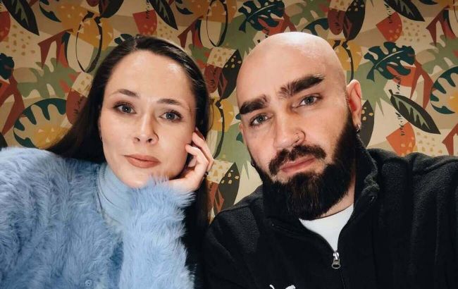 Саніну прямо спитали, чому її чоловік не в Україні: відповідь розгнівала мережу (відео)