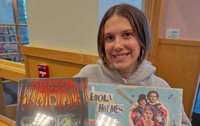 Міллі Боббі Браун не впізнати на нових фото в бікіні. Як змінилася зірка "Дивних див"