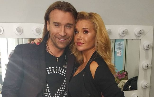 Винник пригадав про "таємну" дружину та показався в футболці з несподіваним написом