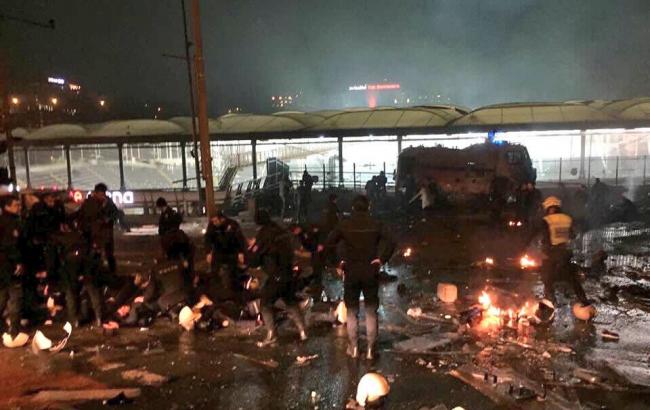 Взрыв в Стамбуле: пострадали не менее 20 человек
