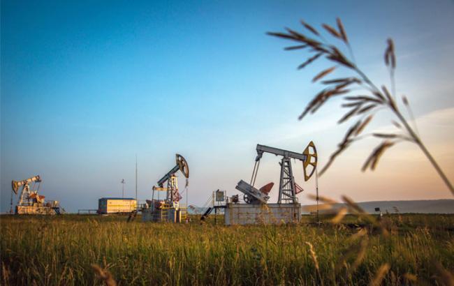 Нафта Brent торгується вище 55 доларів за барель