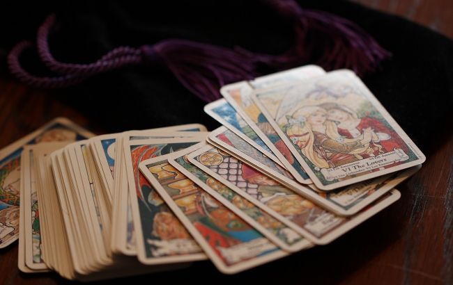 Гороскоп на неделю по картам Таро: узнайте, какие знаки Зодиака взлетят выше облаков