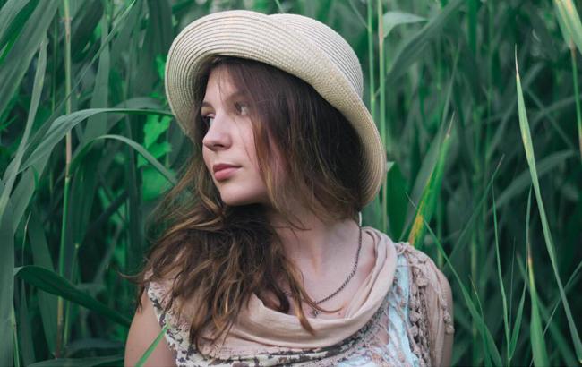 Молода українська співачка екранізувала "зіркову" пісню