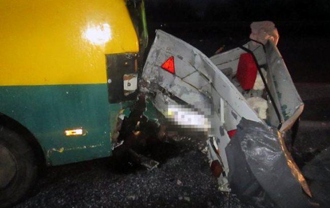 В Харьковской области автобус столкнулся с автомобилем, есть пострадавший