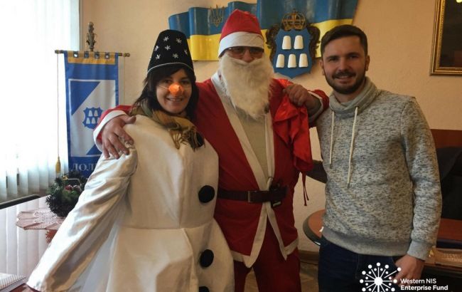 Как мэр Хмельницкого стал дворником, а мэр Черновцов - кондуктором в троллейбусе