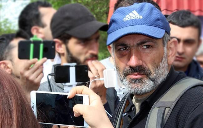 Протести в Єревані: фракція "Елк" висунула кандидатуру Пашиняна на посаду прем'єра