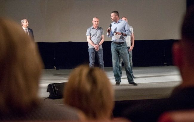 Кличко встретился с волонтерами, которые будут координировать мероприятия по проведению финалов Лиги чемпионов УЕФА