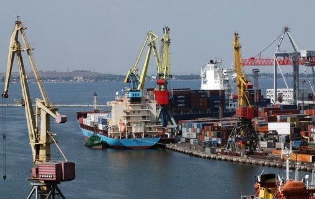 Накануне выборов власть хочет сдать в портах остатки ликвидных мощностей, - политолог