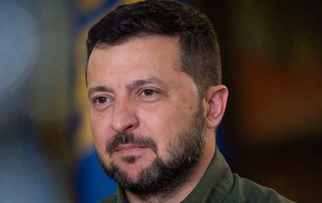 Експерт з дорогоцінних каменів проаналізував робоче місце Зеленського та розповів цікаві деталі