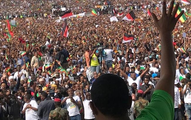 Вибух на мітингу в Ефіопії: постраждали понад 80 осіб