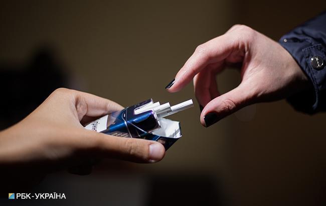 В Украине начали действовать новые образцы акцизных марок для табачных изделий