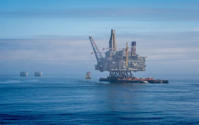 На нефтяной платформе в Каспии при пожаре погибли 32 человека