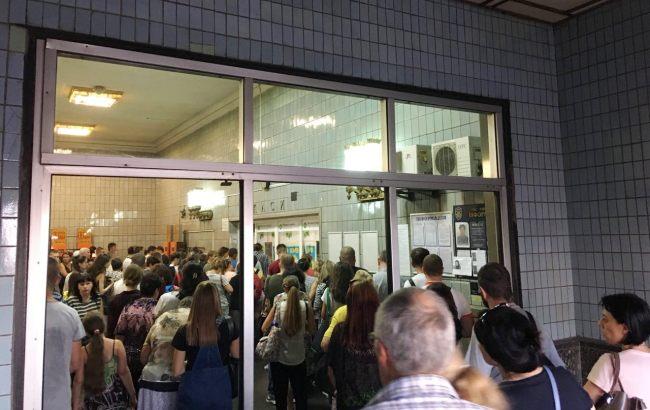 В киевском метро образовались очереди