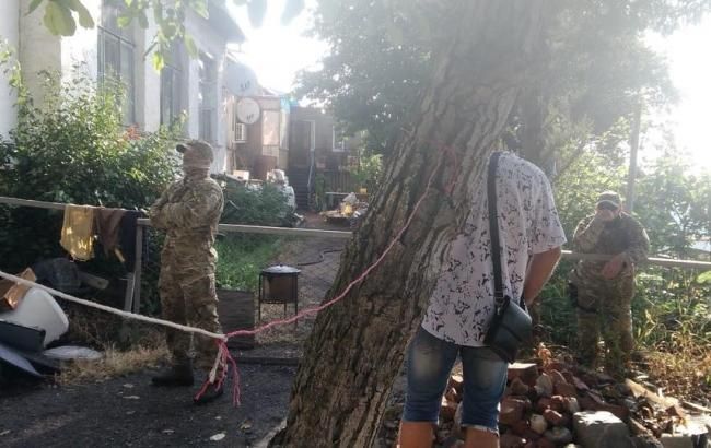 Обыски в Крыму: на дочь фигуранта "дела Хизб ут-Тахрир" составлен протокол