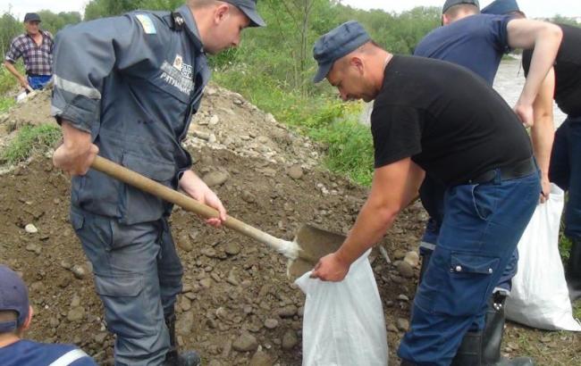 В Ивано-Франковской области подтоплены жилые дома и подвальные помещения