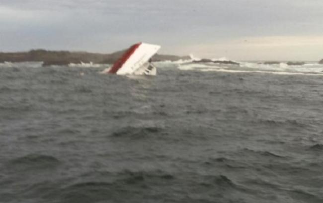 В Индонезии спасли 39 пассажиров затонувшего судна