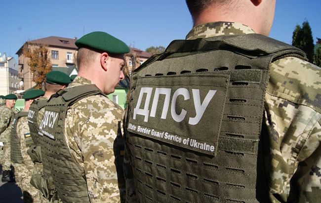 В Закарпатской обл. задержали таксиста, который перевозил нелегалов через венгерскую границу