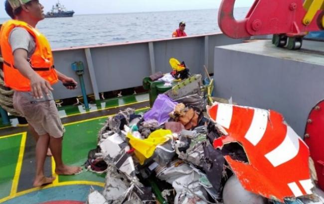 Аварія Boeing в Індонезії: МЗС перевіряє наявність українців на борту