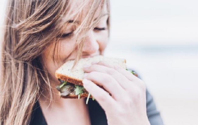 Эксперты рассказали, чем "заедать" стресс полезно