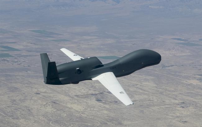 Беспилотник США совершает разведывательный полет над Донбассом