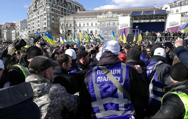 В результате столкновений во время выступления Порошенко никто не пострадал