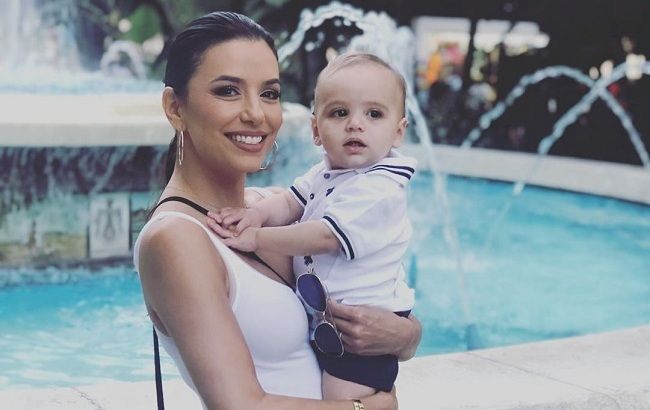 Это нужно видеть! Ева Лонгория в роскошном платье блистает на красной дорожке с годовалым сыном