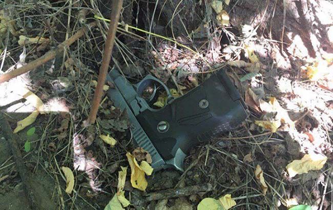 В Днепре грабитель ранил из пистолета полицейского