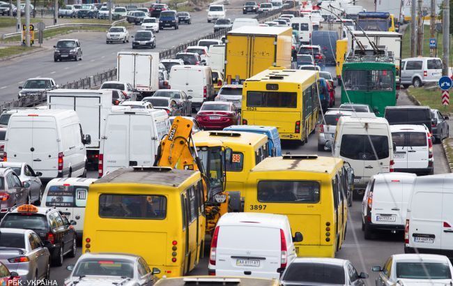 В Киеве введено оперативное положение на маршрутах общественного транспорта