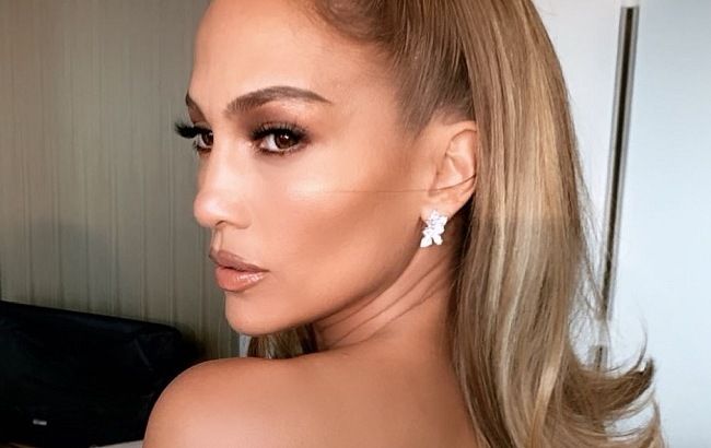 Безупречна: Дженнифер Лопес демонстрирует изысканный вкус и совершенную форму