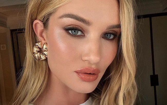 Формируем осенний гардероб: Роузи Хантигтон-Уайтли демонстрирует любимые вещи сезона